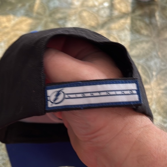 🚀 New condition Tampa Bay Lightning ball cap Fan Favourite Hockey Club hat - Picture 4 of 9